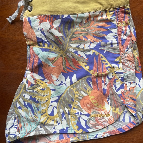 Patagonia 100% recycled nylon shorts - Picture 3 of 4